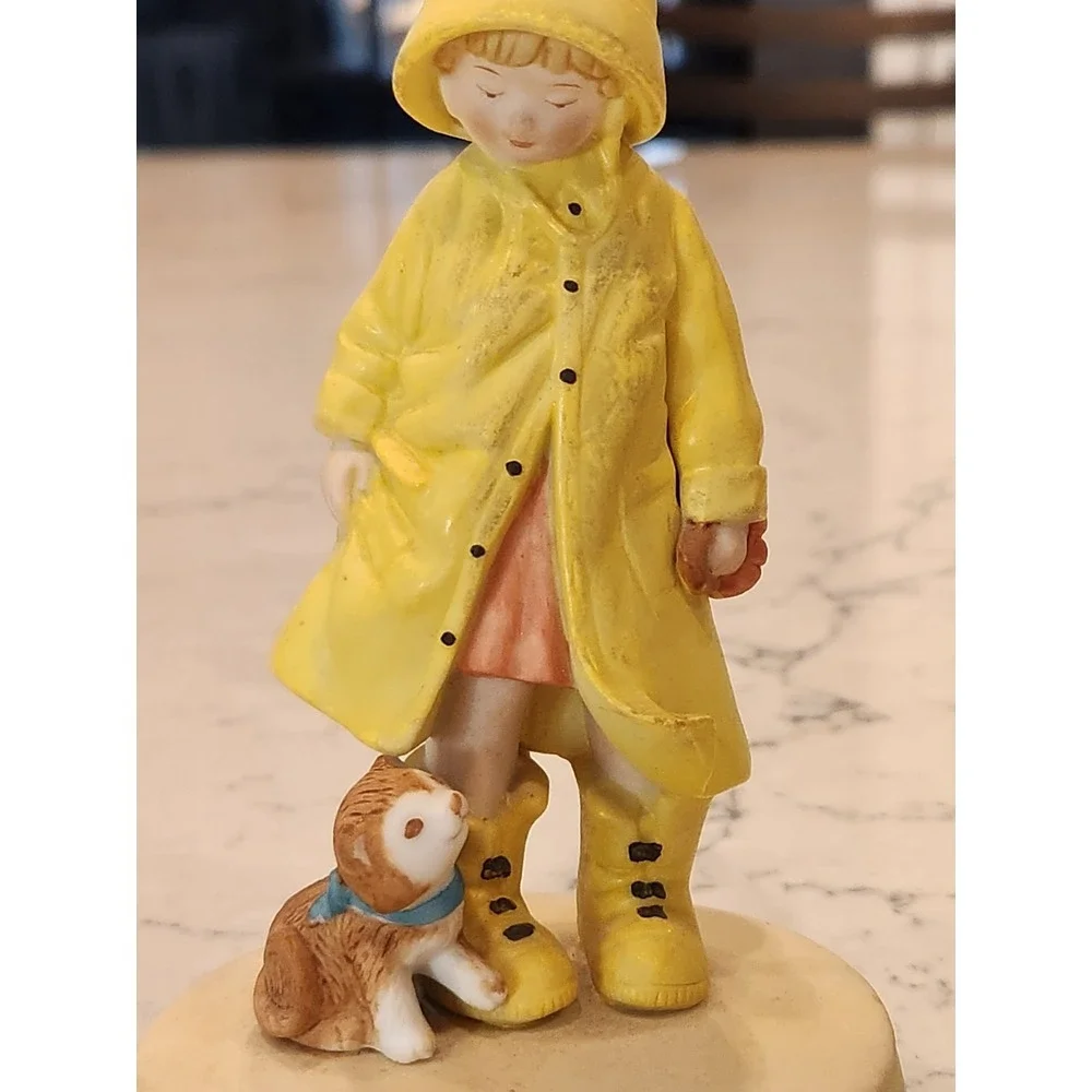 Kit N Kat Figurine - RARE 80's Kitten W/ Raincoat And Umbrella, Ships‎ Today!